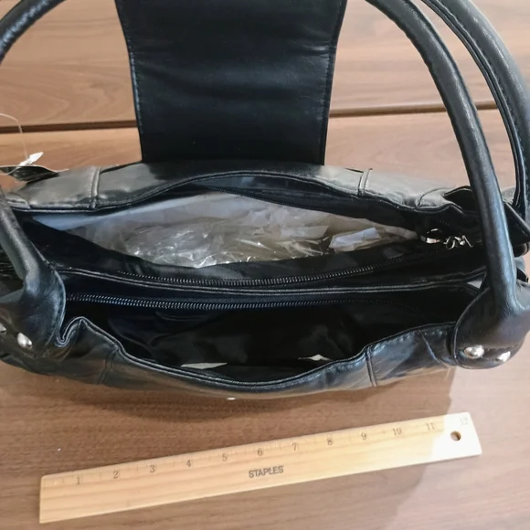 Elegant Black Vegan Leather Handbag - Picture 3 of 3